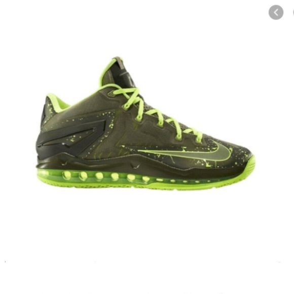 *SOLD* Nike Max Lebron 11 Low - Picture 1 of 12